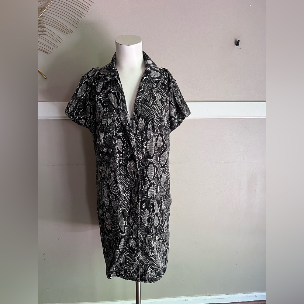 NWT New York & Company Black and Gray Snakeskin Print Mini Dress Size L Large